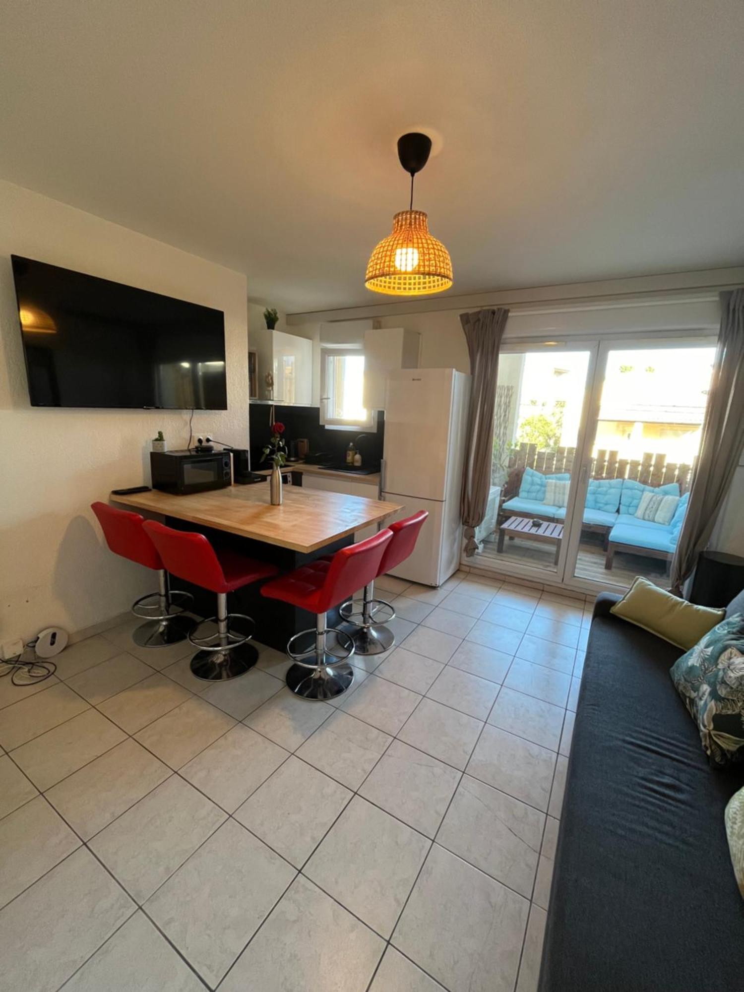Joli T2/ Tram/ Clim/ Parking/ Wifi/ Piscine Apartment Montpellier Ngoại thất bức ảnh
