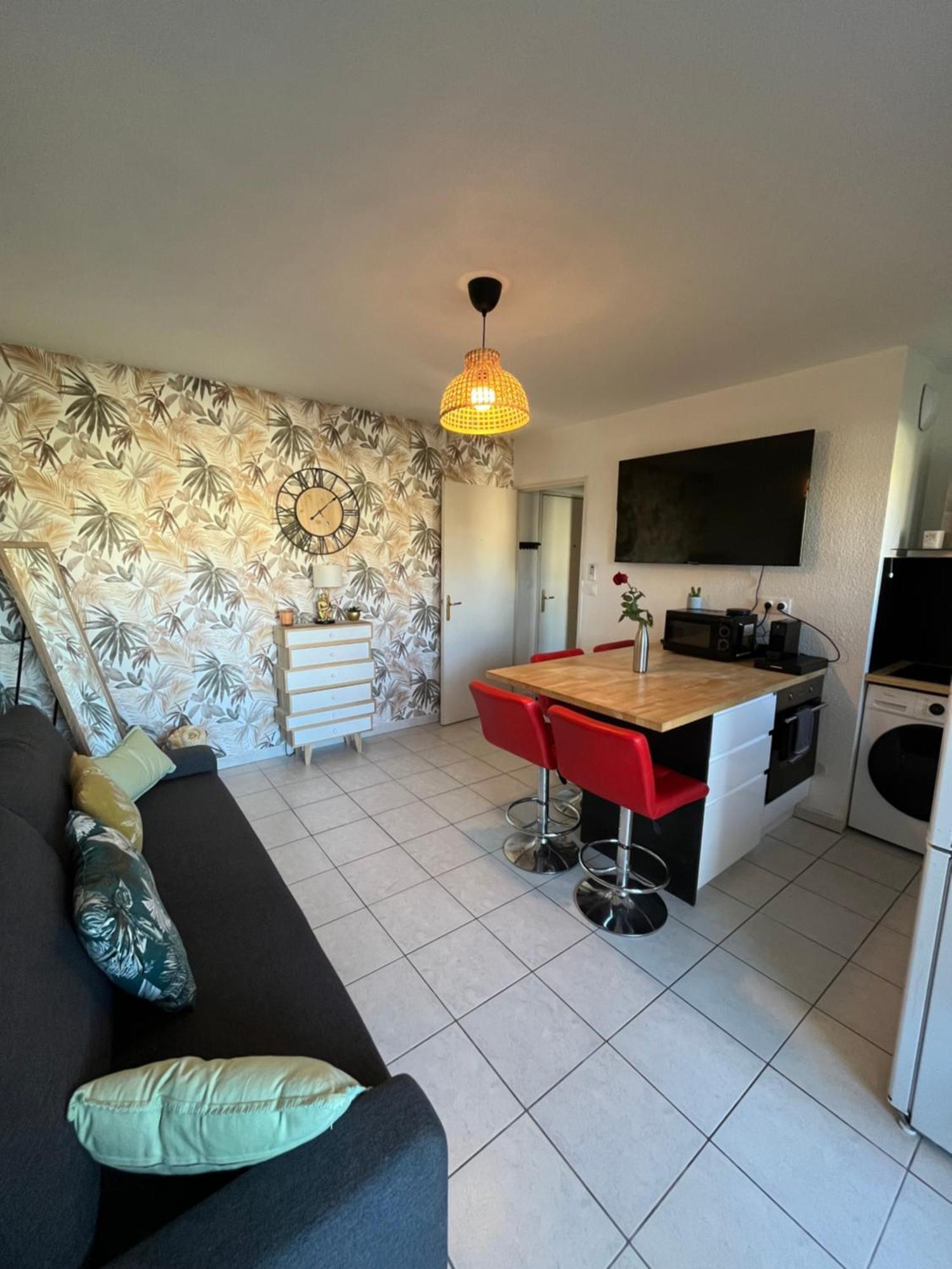 Joli T2/ Tram/ Clim/ Parking/ Wifi/ Piscine Apartment Montpellier Ngoại thất bức ảnh