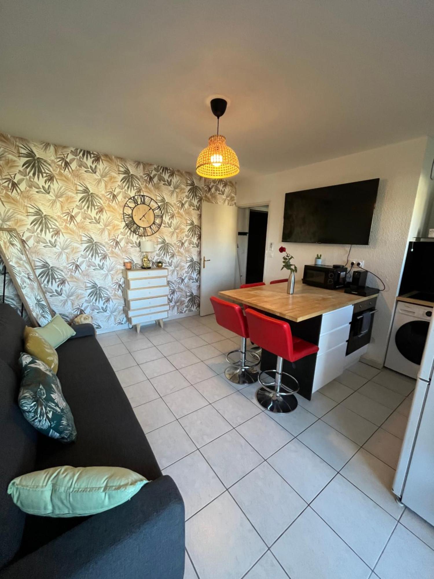 Joli T2/ Tram/ Clim/ Parking/ Wifi/ Piscine Apartment Montpellier Ngoại thất bức ảnh