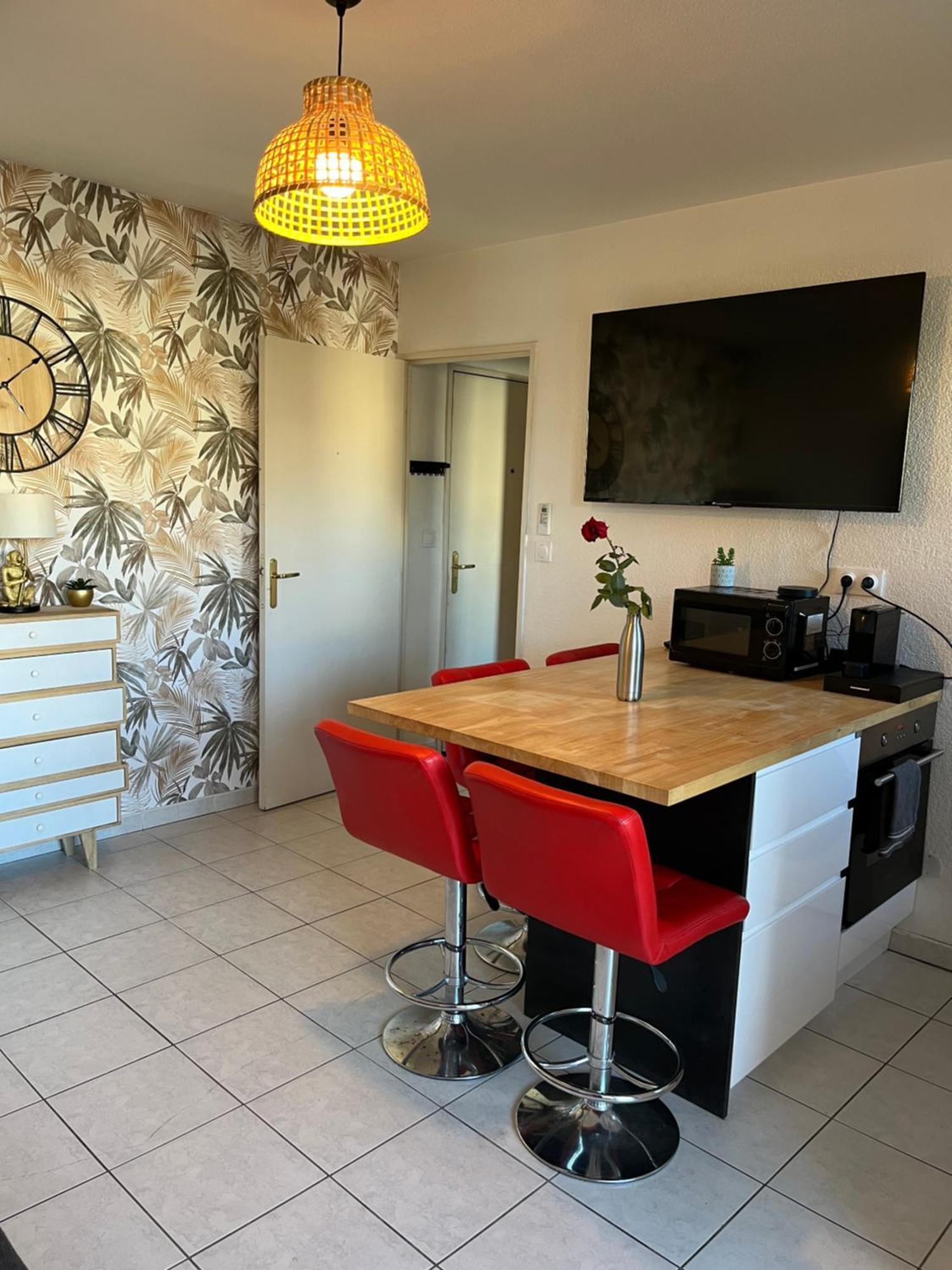 Joli T2/ Tram/ Clim/ Parking/ Wifi/ Piscine Apartment Montpellier Ngoại thất bức ảnh